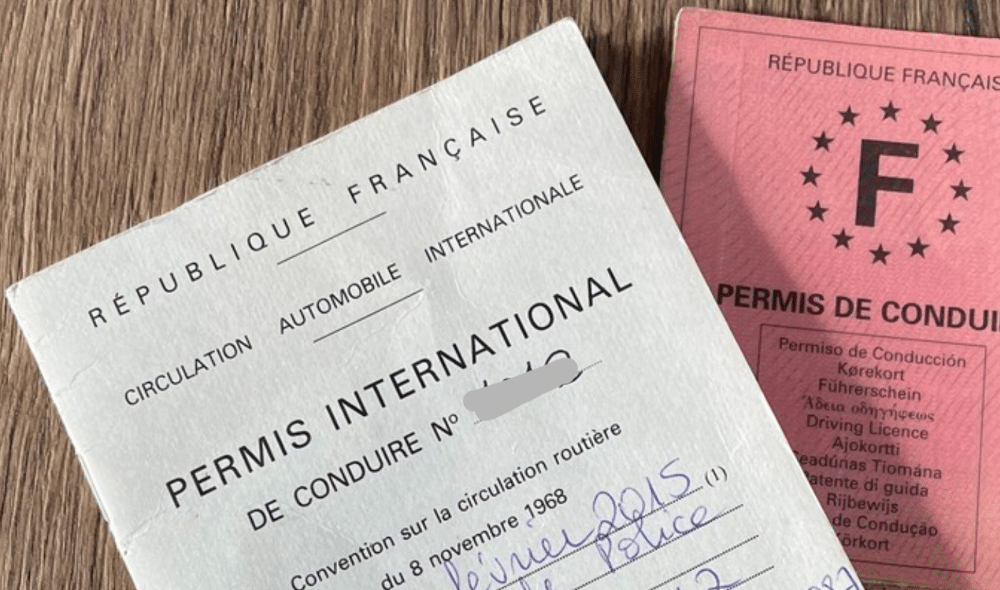 image de permis national et permis international, documents nécessaires pour conduire en iran