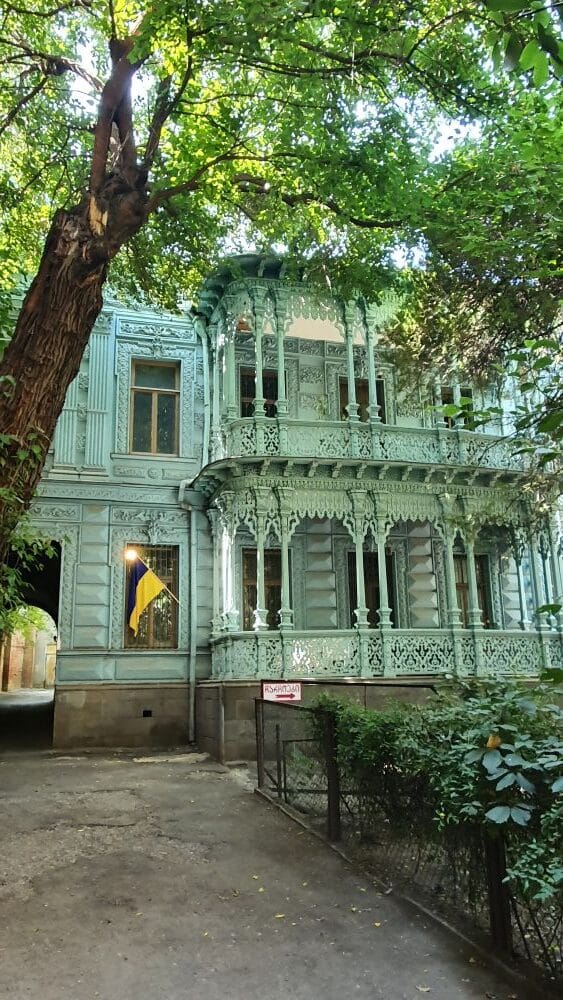 l'un des plus beaux balcons historiques géorgiens