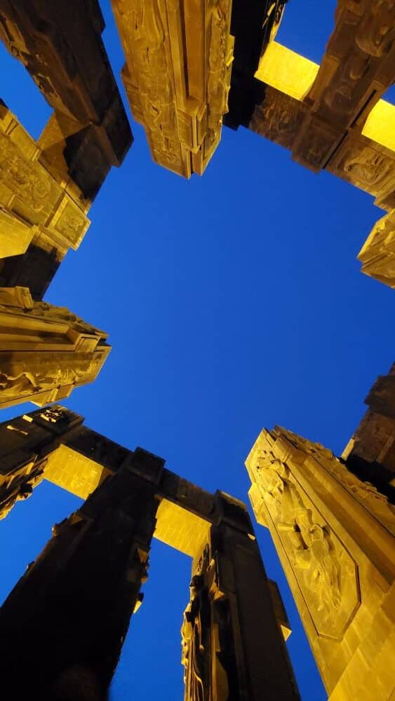 vue des colonnes de chronicles of Georgia