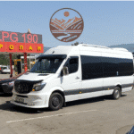 mini-bus à la frontière entre l'arménie et la géorgie